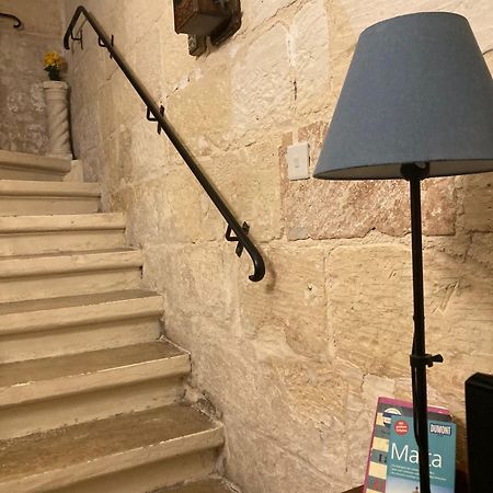 Ferienwohnung Charming Central Townhouse In Sliema Steps From Promenade And Sliema Ferry Exterior foto
