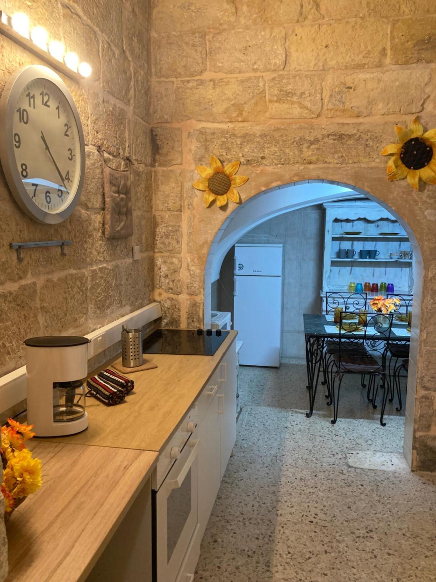 Ferienwohnung Charming Central Townhouse In Sliema Steps From Promenade And Sliema Ferry Exterior foto